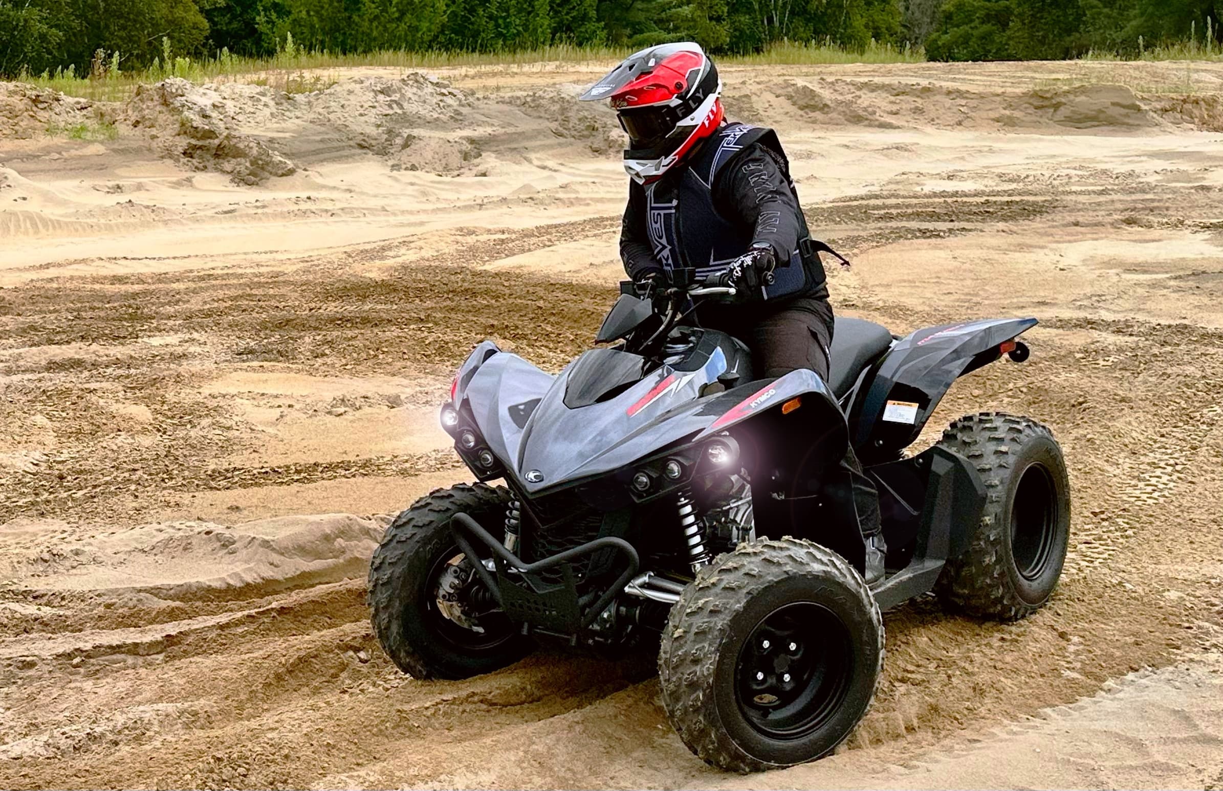 Discover the Review of the 2023 KYMCO MAXXER 450I: A Sporty Quad Worth Rediscovering!