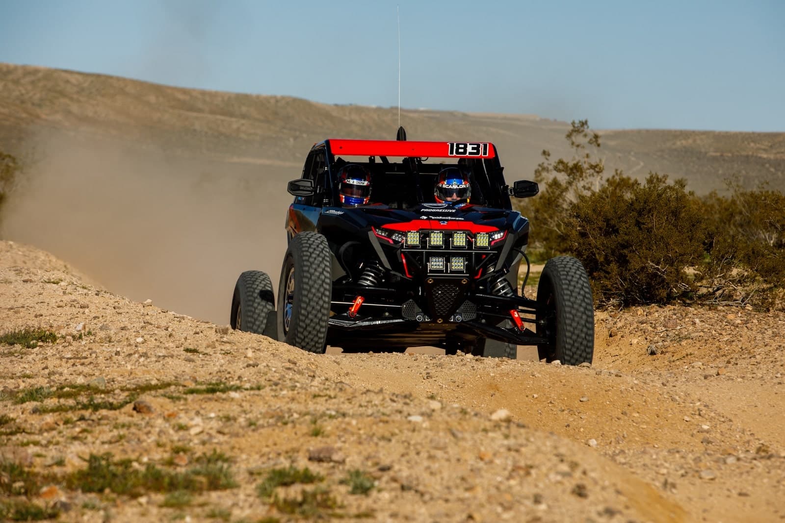 Polaris relève la barre dans le monde de la course en présentant le Gen 2 RZR Pro R Factory