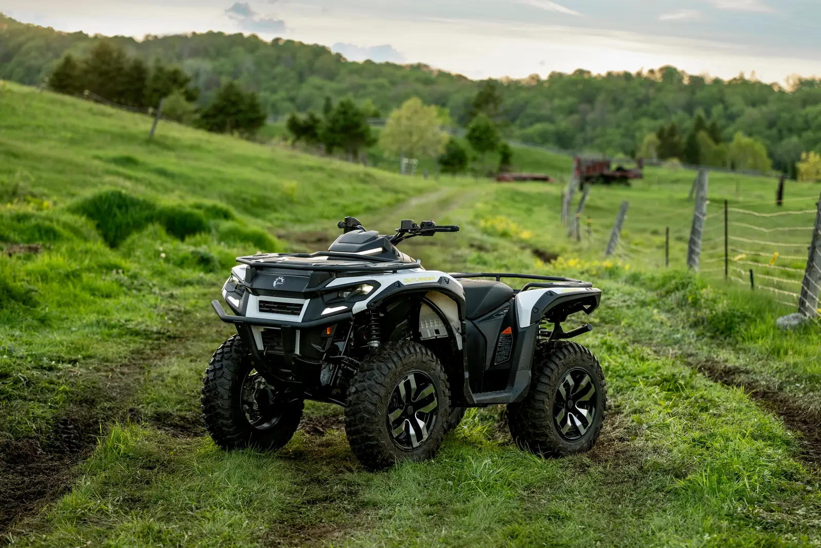 Can-Am Outlander Electric 2026