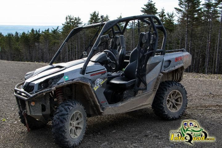 Circuler en sentier avec un autoquad de plus de 60 po Circuler en sentier avec un autoquad de plus de 60 po