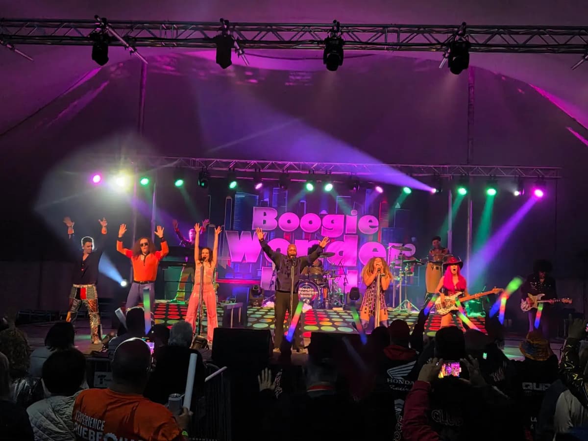 Boogie Wonder Band en performance au Jamboree QuébéQuad