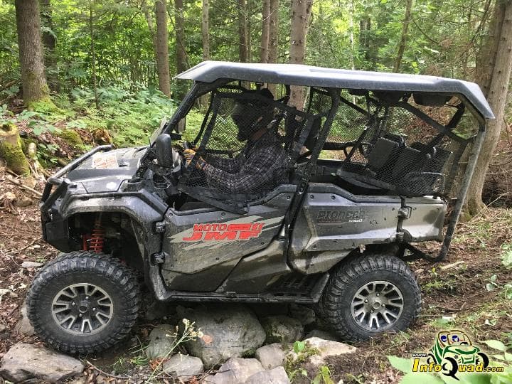 Essai du Honda Pioneer 1000 LE 5 places 2017 Essai du Honda Pioneer 1000 LE 5 places 2017