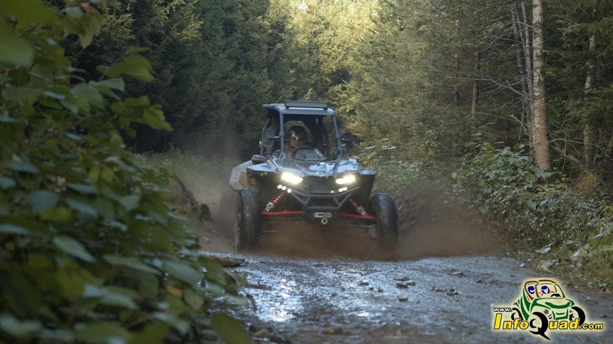 Ce n’est pas un VTT, ni un côte à côte… C’est un RZR RS1?! - quads - quadistes - VTT Ce n’est pas un VTT, ni un côte à côte… C’est un RZR RS1?! - quads - quadistes - VTT