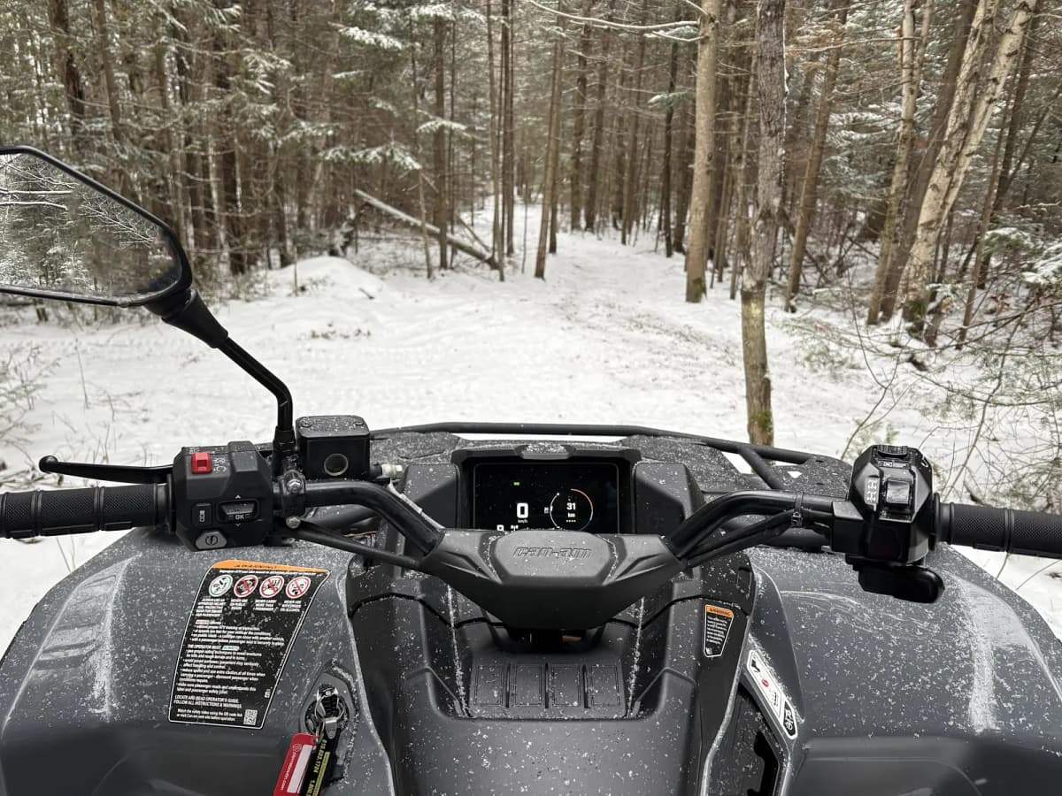 Handlebar and Dashboard of the Can-Am 2026 Outlander Electric
