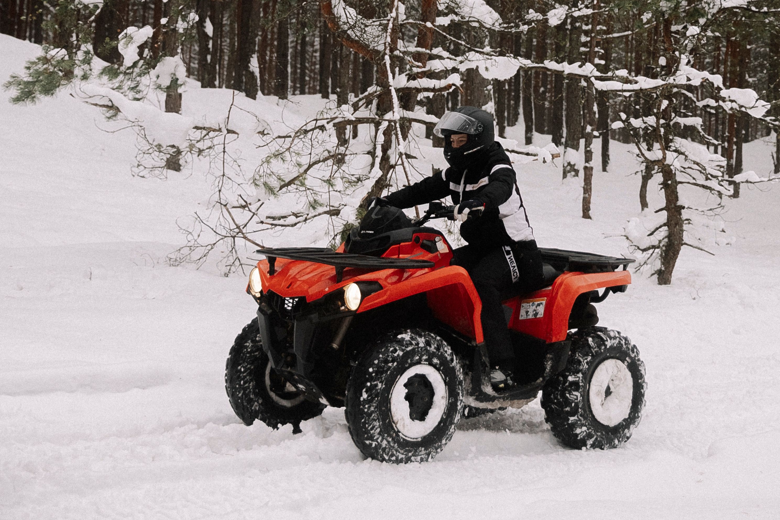 InfoQuad: Exploring the Laurentians by ATV means discovering magnificent landscapes and breathtaking nature around every turn