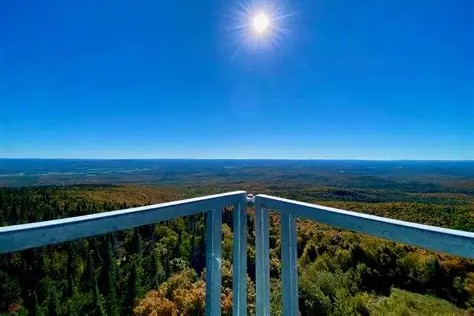 InfoQuad: Exploring the Laurentians by ATV means discovering magnificent landscapes and breathtaking nature around every turn.