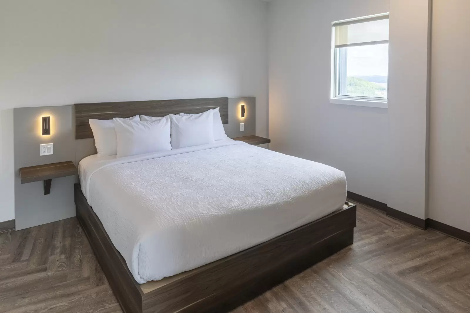 Guest room with a king-size bed